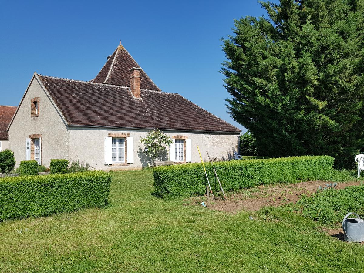 Tourterelle, à proximité de Auxerre et Chablis Hauterive (Yonne) Exterior foto
